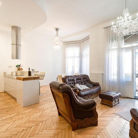 Garys Bright And Spacious Two Bedroom Flat Near Danube Budapest Extérieur photo