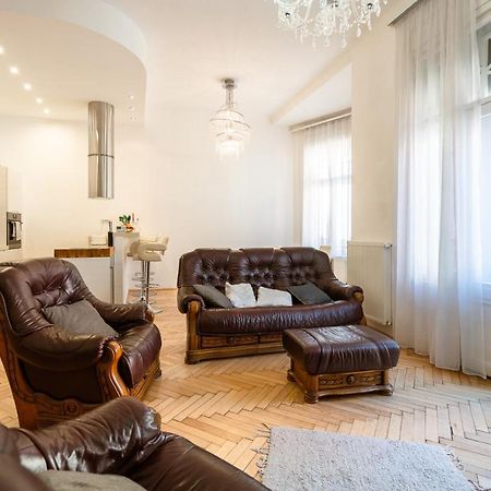 Garys Bright And Spacious Two Bedroom Flat Near Danube Budapest Extérieur photo