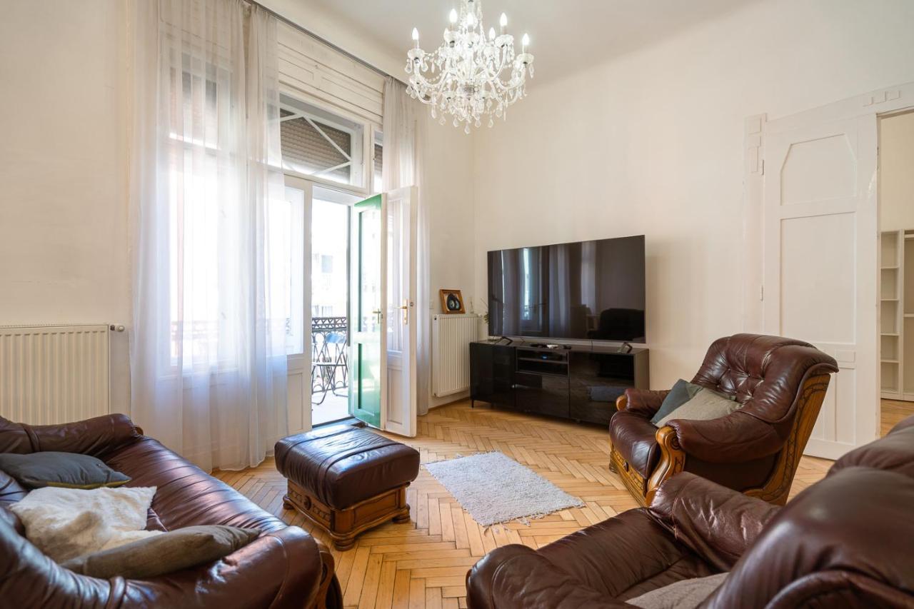 Garys Bright And Spacious Two Bedroom Flat Near Danube Budapest Extérieur photo