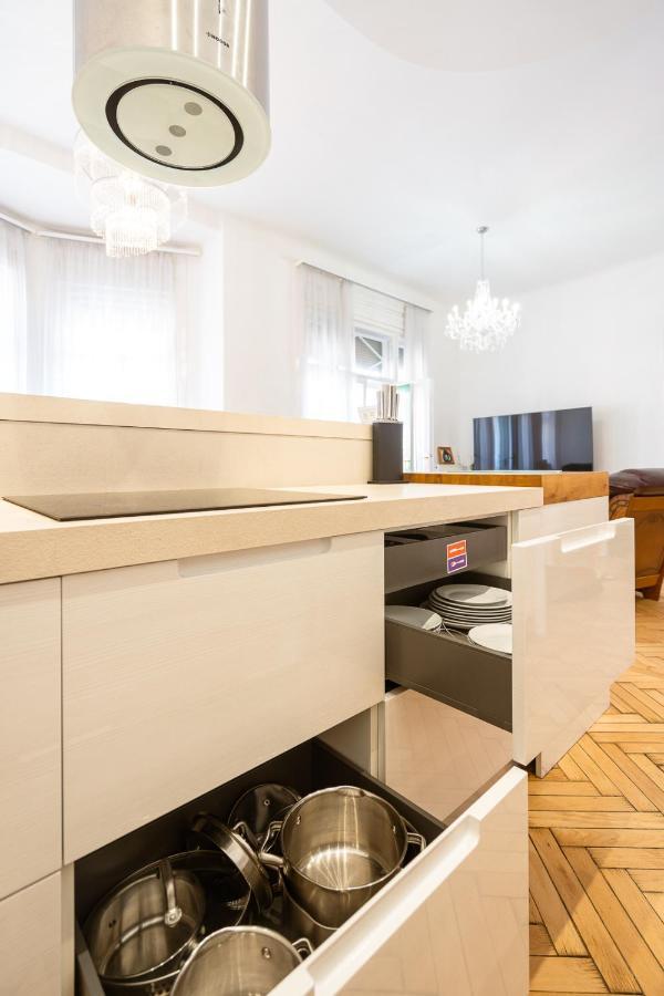 Garys Bright And Spacious Two Bedroom Flat Near Danube Budapest Extérieur photo