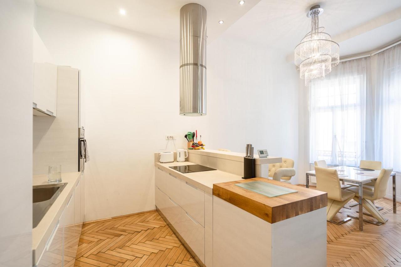 Garys Bright And Spacious Two Bedroom Flat Near Danube Budapest Extérieur photo