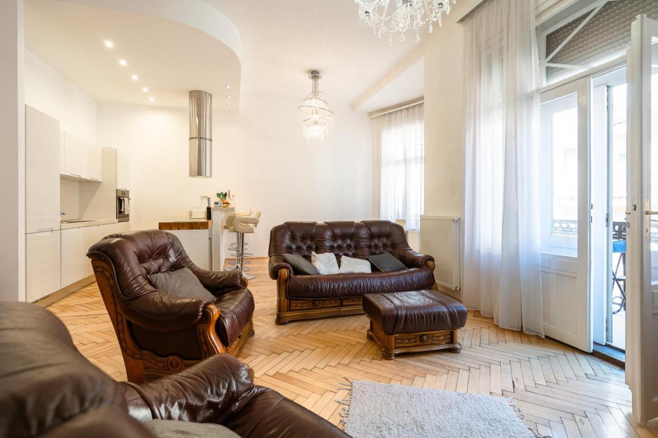 Garys Bright And Spacious Two Bedroom Flat Near Danube Budapest Extérieur photo